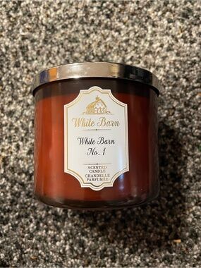 Bath and Body Works White Barn No.1 Candle